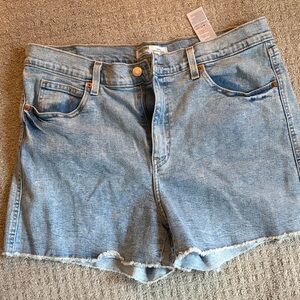Levis women’s size 14 Blue Denim Shorts
